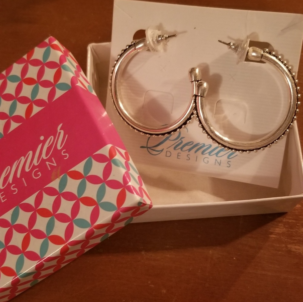 Premier Designs Mia earrings